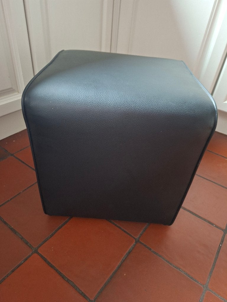 zwarte poefs - 2 stuks, Ophalen, Vierkant, Minder dan 50 cm, Zo goed als nieuw