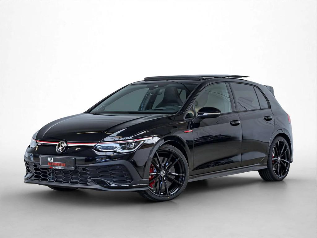 Volkswagen Golf GTI CLUBSPORT|AKRAPOVIC|H&K|HEAD-UP|PANO|IQL, Auto's, Automaat, Gebruikt, 1984 cc, Alcantara