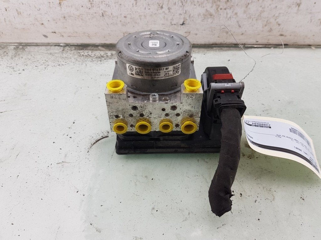 ABS POMP Volkswagen Golf VIII (CD1) (01-2019/-), Gebruikt, Volkswagen, Sodener Straße 9
65824  Schwalbach, DE, Continental Aftermarket & Services GmbH