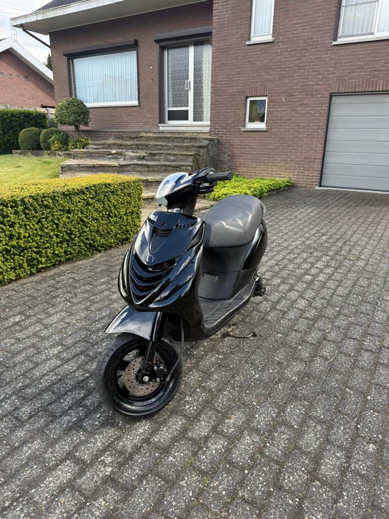 Piaggio Zip B Klasse 2 Takt, Fietsen en Brommers, Scooters | Piaggio, Zo goed als nieuw, Zip, Klasse B (45 km/u), Benzine, Ophalen