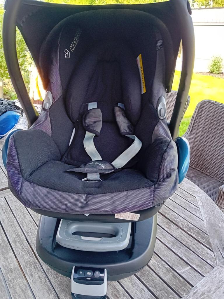maxi cosy avec base, Enfants & Bébés, Sièges auto, Enlèvement
