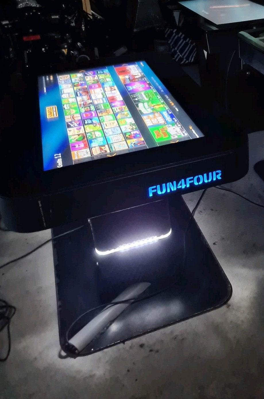 Fun4four met usb opladers aan de zijkant, Ophalen