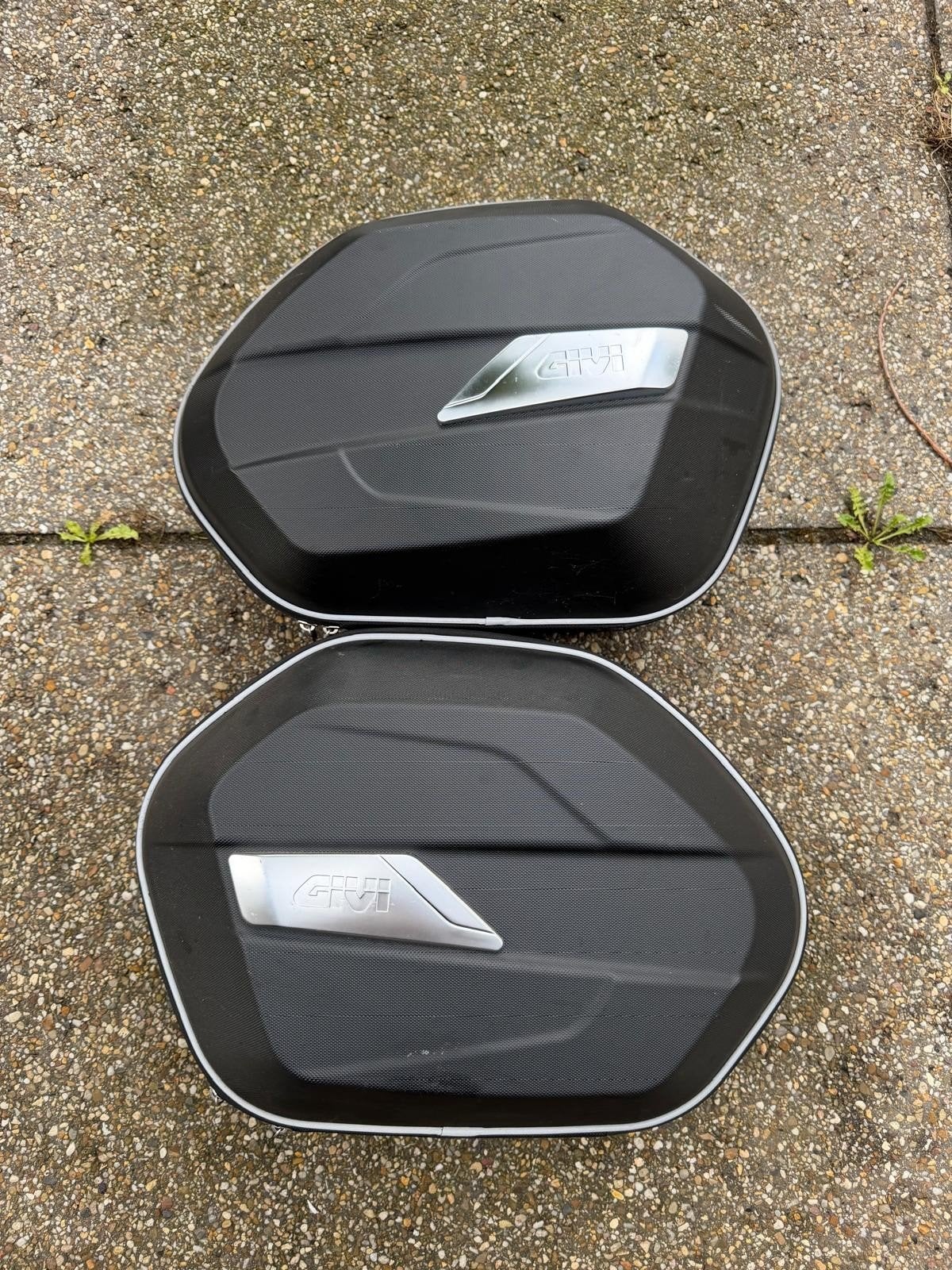 Valises latérales Givi Africa Twin modèle 2021, Enlèvement, Utilisé