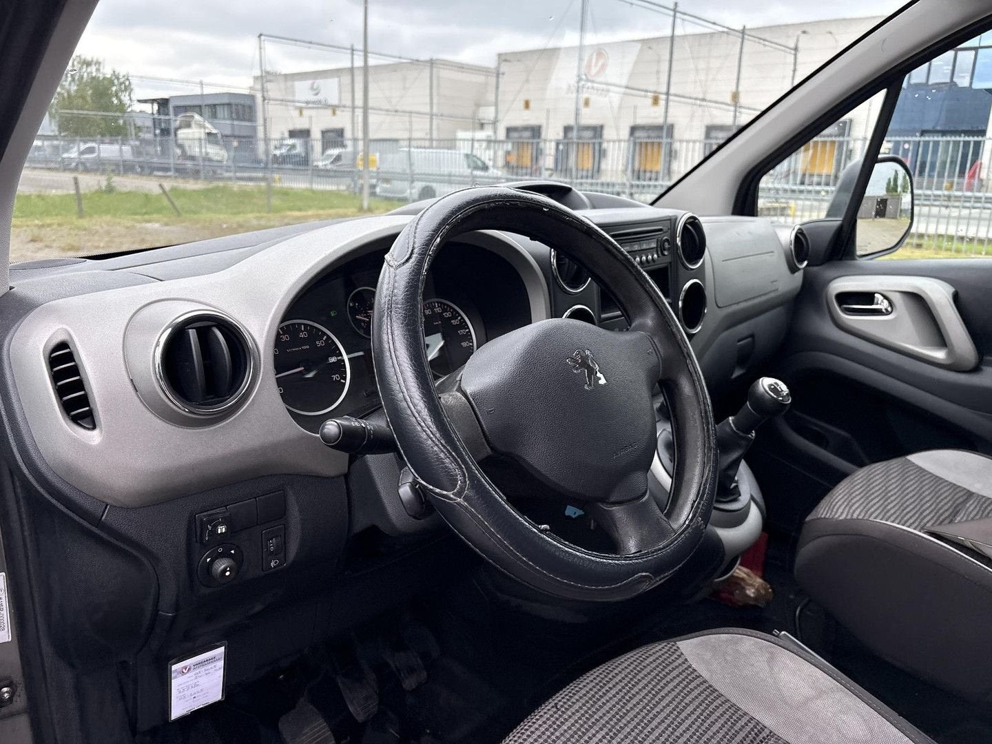 Peugeot Partner Tepee 1.6 VTi Outdoor | Dubbel Cabine | Airc, Auto's, Monovolume, Handgeschakeld, 169 g/km, Overige kleuren
