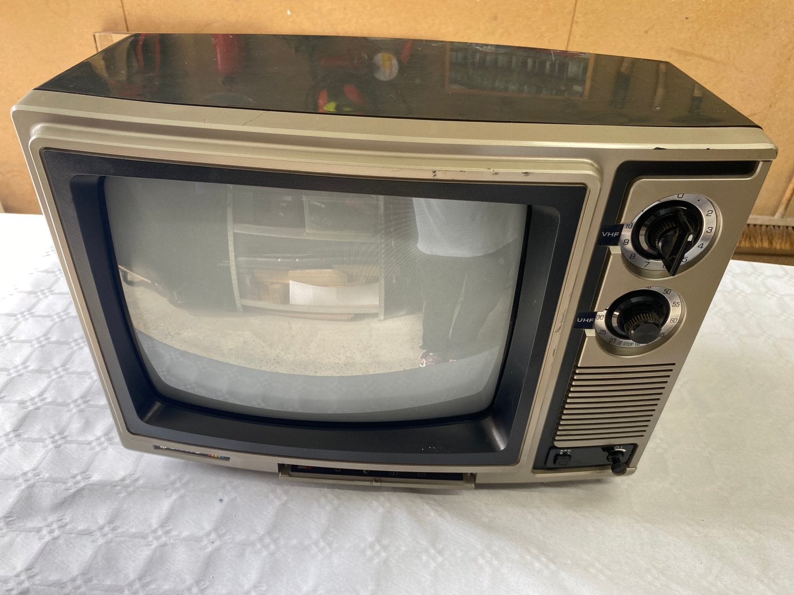 TV vintage Sanyo CTP 3240, Enlèvement