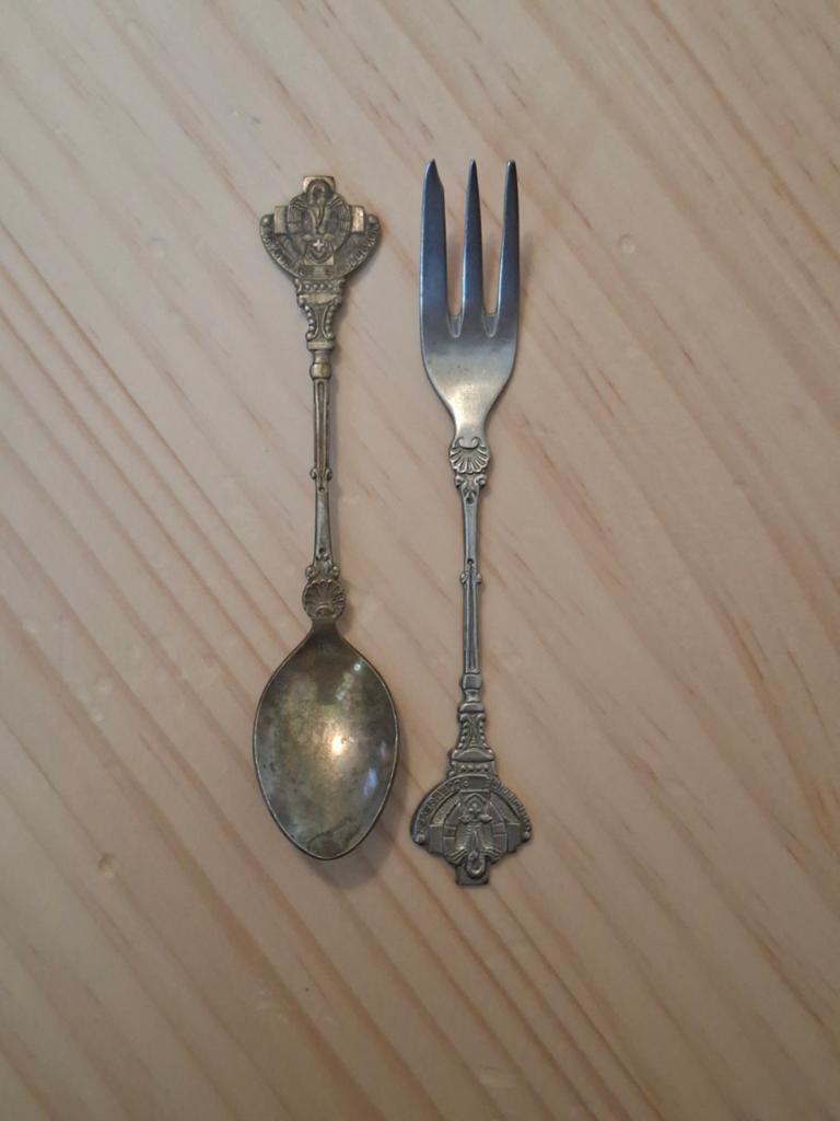 Rode kruis set, Antiek en Kunst, Antiek | Bestek, Ophalen of Verzenden