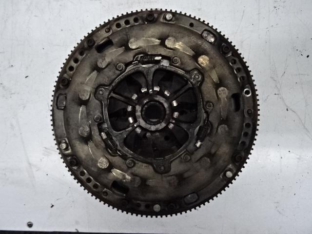 VOLANT MOTEUR BI-MASSE Volkswagen Passat (3C2), Utilisé, Volkswagen