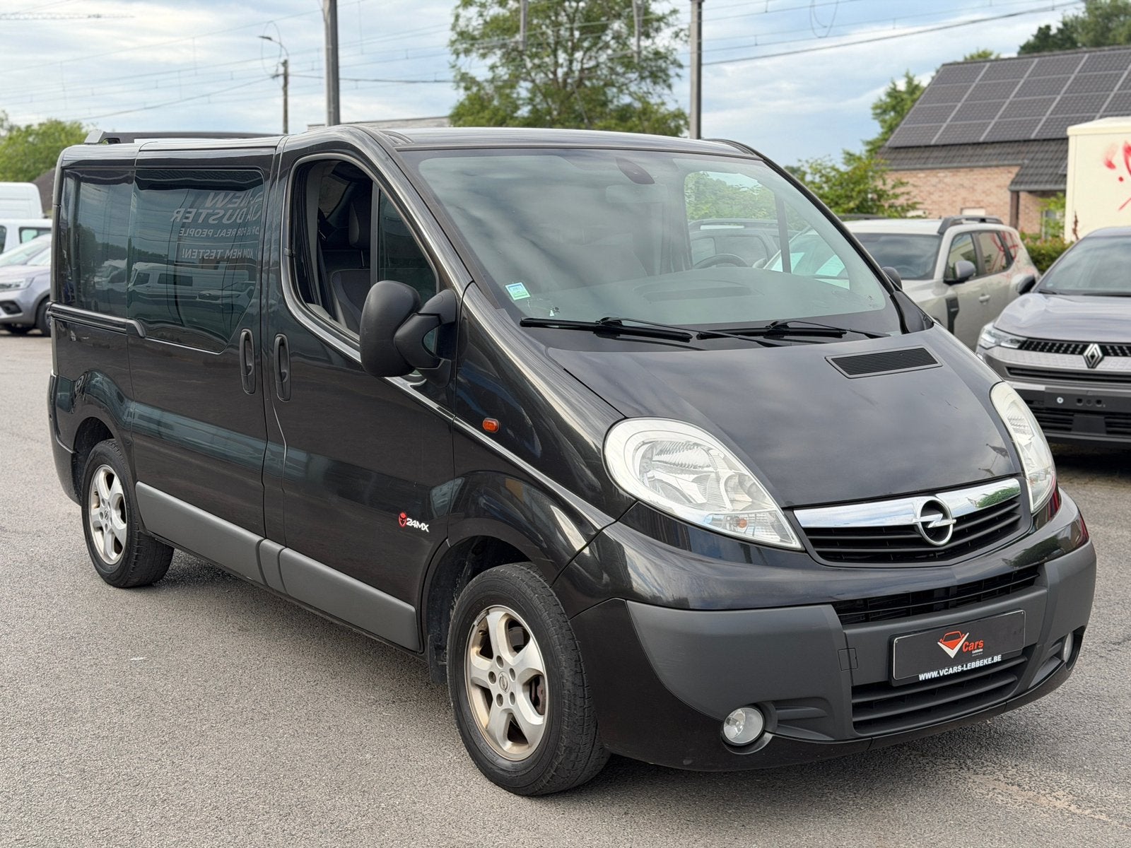 Opel vivaro 2.5 dubbele cabine navi airco+ keuring vvk, Auto's, Bedrijf, Euro 4, Te koop, Centrale vergrendeling