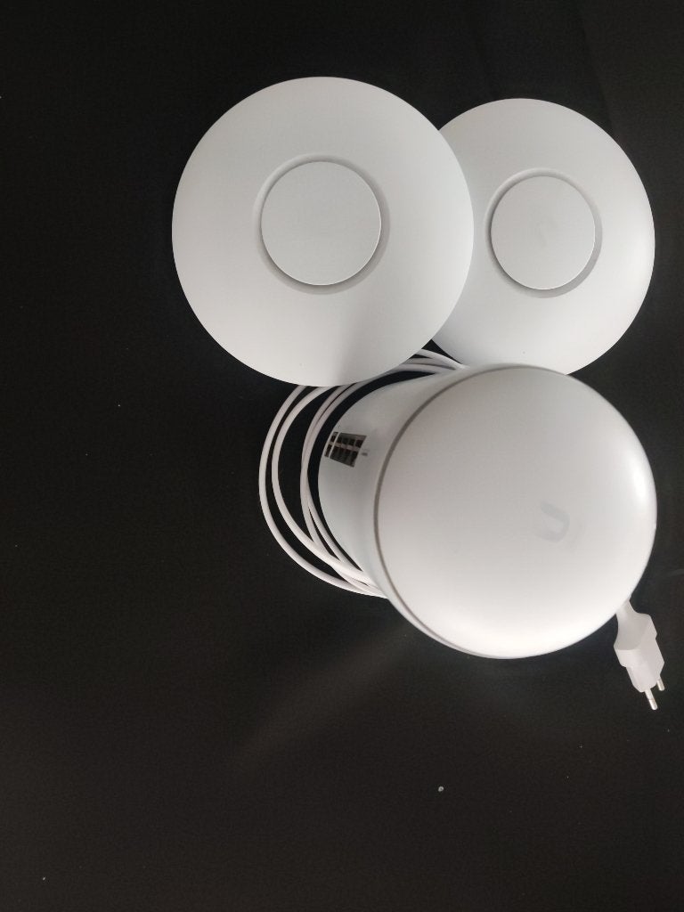 Ubiquiti Dream Router + 2 U6‑Lite Access Points, Informatique & Logiciels, Enlèvement ou Envoi, Comme neuf, Routeur, Ubiquiti, unifi, dream machine, router, switch