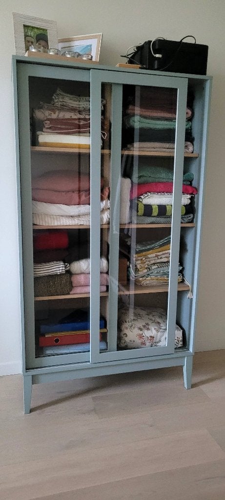 Vitrine illa maison du monde verte claire bois massif, Neuf, 25 à 50 cm, Avec porte(s), Enlèvement