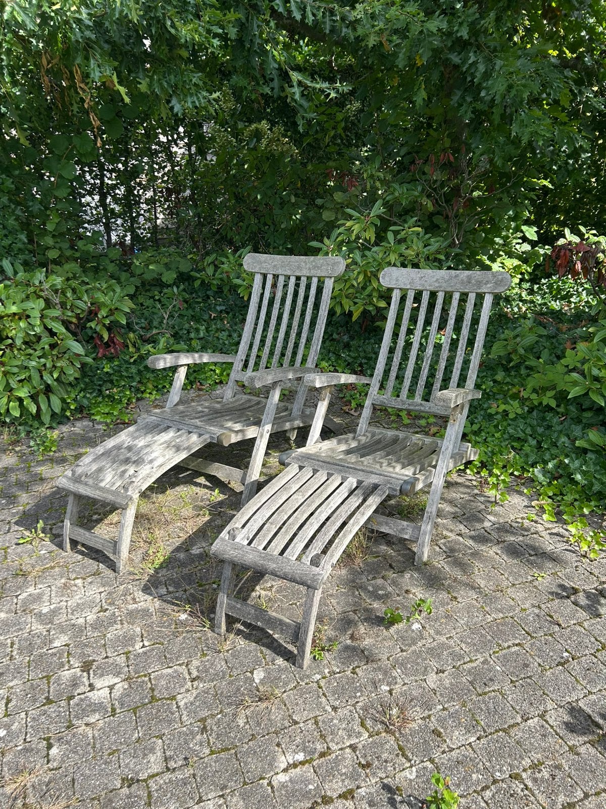 2 teakhouten ligstoelen + kussens, Tuin en Terras, Gebruikt, Teakhout, Loungeset, Ophalen
