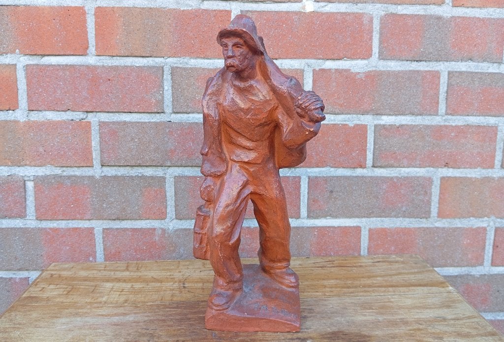 STATUE DE MINEUR EN TERRE CUITE DE JOZEF ARNOST GAUSE, Statue, Enlèvement ou Envoi, Brun, Pierre ou céramique