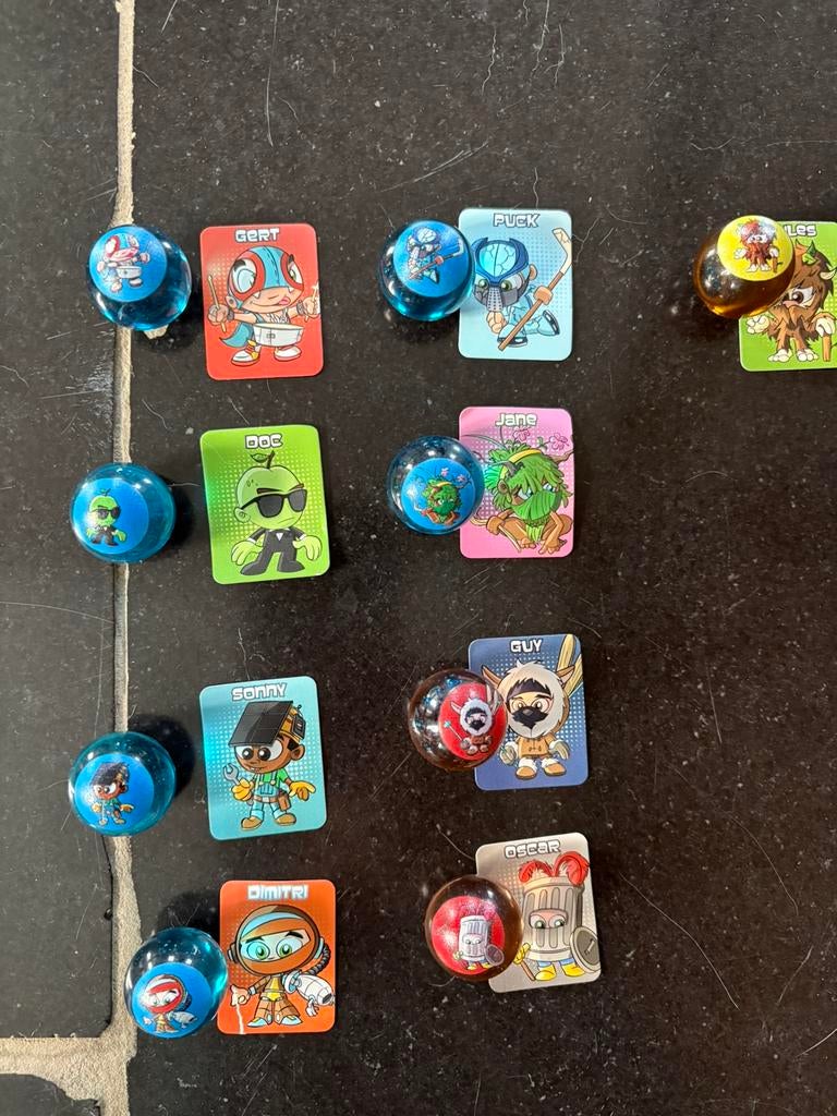9 knikkers Marble Mania met bijbehorende kaartjes, Verzamelen, Ophalen of Verzenden, Zo goed als nieuw