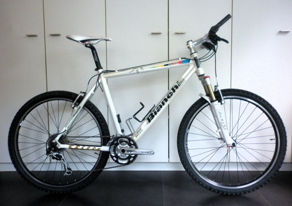 atb Bianchi OETZI reparto corse world champion, Ophalen