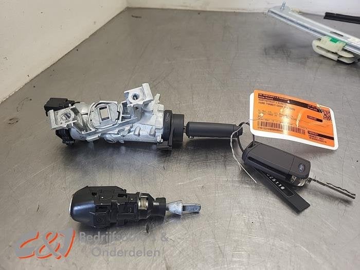 Serrure de contact + clé d'un Ford Transit Connect, Autos : Pièces & Accessoires, -, 3 mois de garantie, -, -