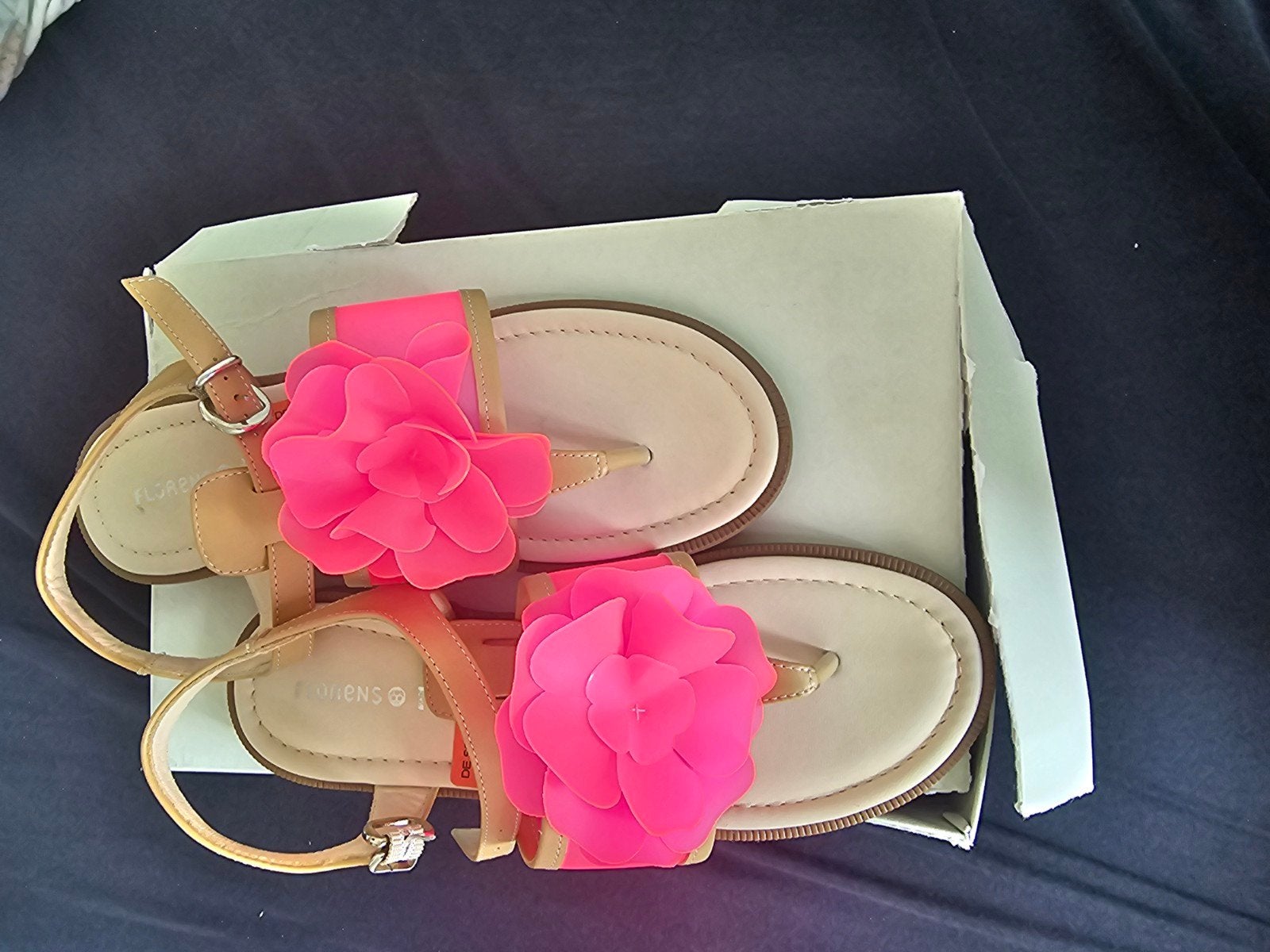 Sandalen, Handtassen en Accessoires, Broches, Ophalen, Nieuw, 7 tot 10 cm, Overige materialen