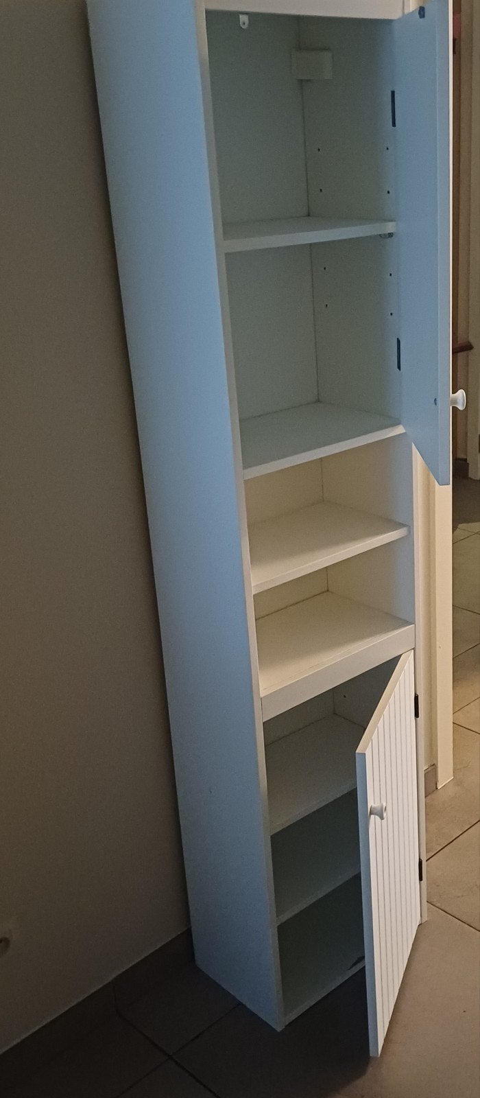 Wit badkamer kastje met 2 deurtjes., Ophalen, 25 tot 50 cm, Minder dan 50 cm, 150 tot 200 cm