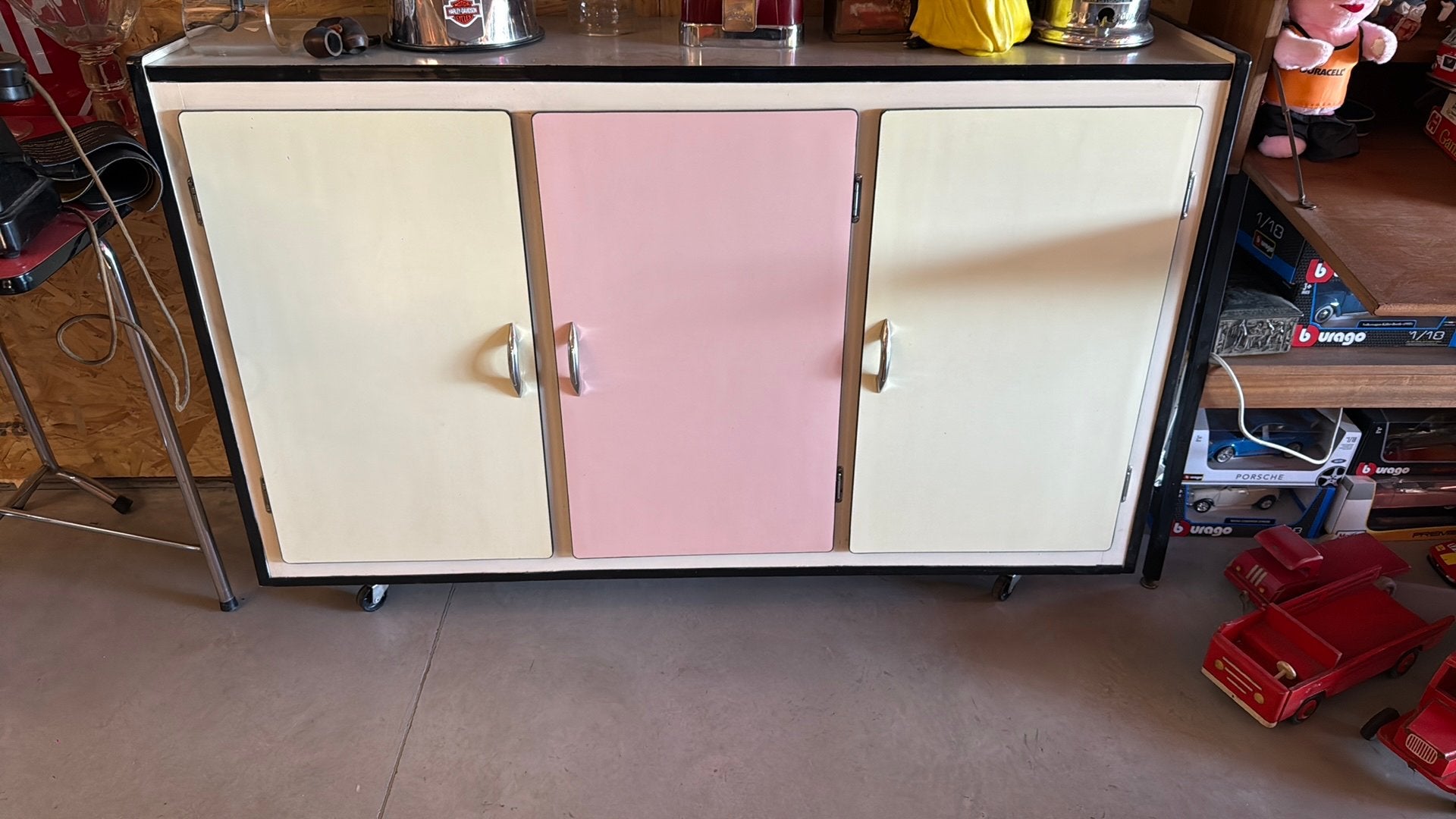 Oude vintage Hangkast olgebouwd tot dresoir, Huis en Inrichting, Ophalen, Zo goed als nieuw
