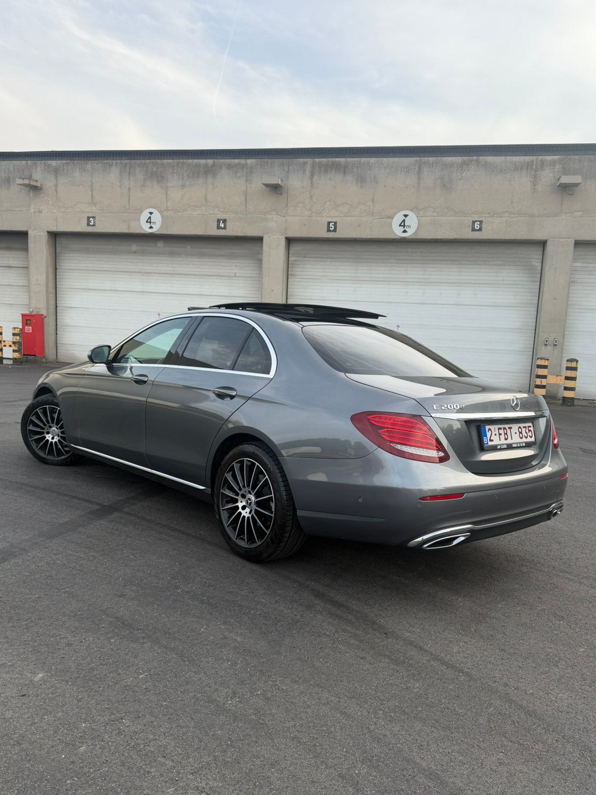 MB E200d, Cuir, Argent ou Gris, Achat, Noir