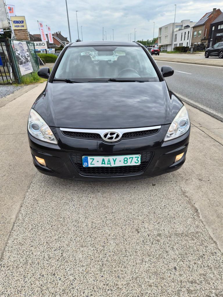 Hyundai i30 1.6D 2008.bwj, Autos, Achat, Entreprise, Boîte manuelle, Noir