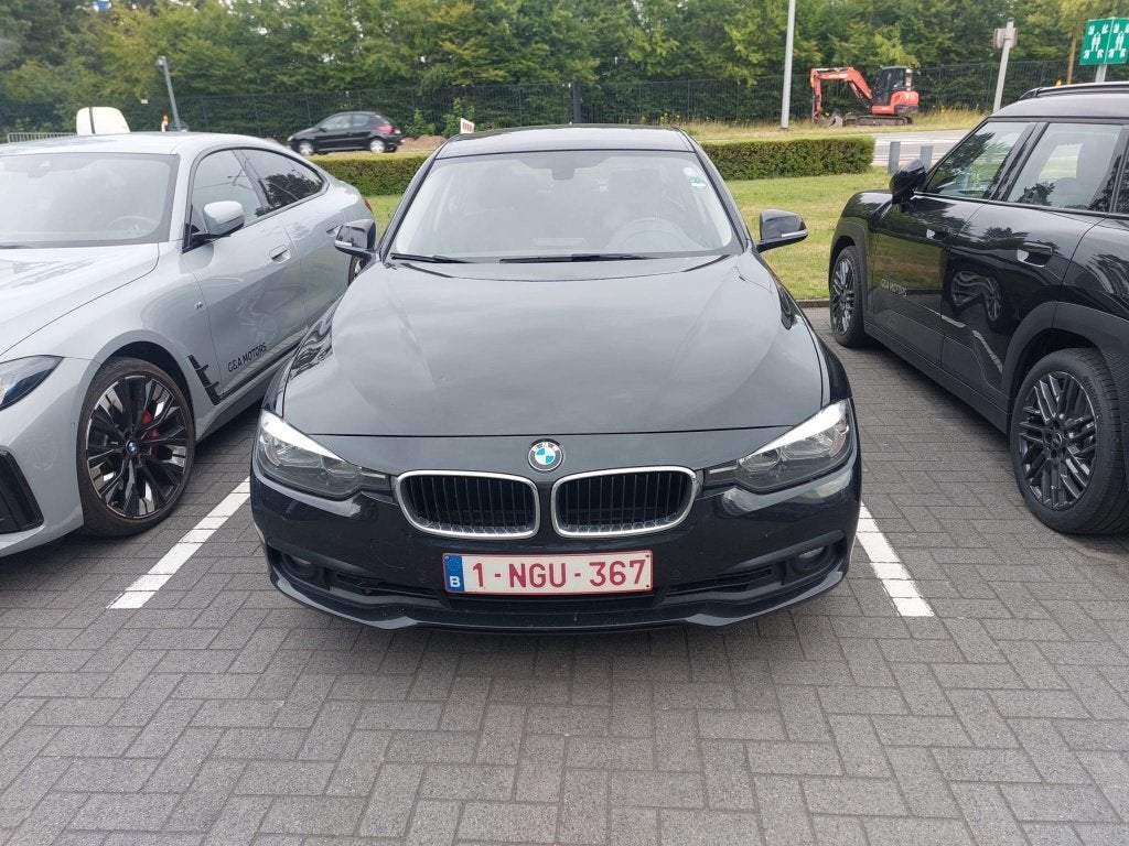 BMW 320iA Berline Automaat – 2016 – Uitstekend onderhouden, Auto's, BMW, Automaat, 4 deurs, Achterwielaandrijving, 4 cilinders
