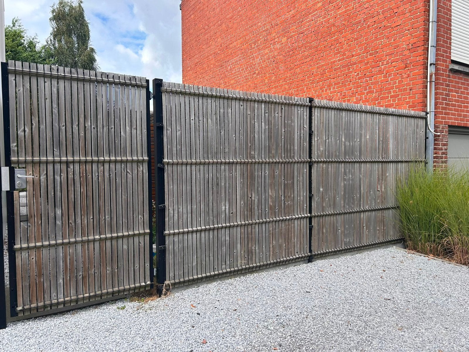 Portail et clôture Betafence, très bon état (RAL 9005), Jardin & Terrasse, Clôtures de jardin, Aluminium, Avec portail, Enlèvement