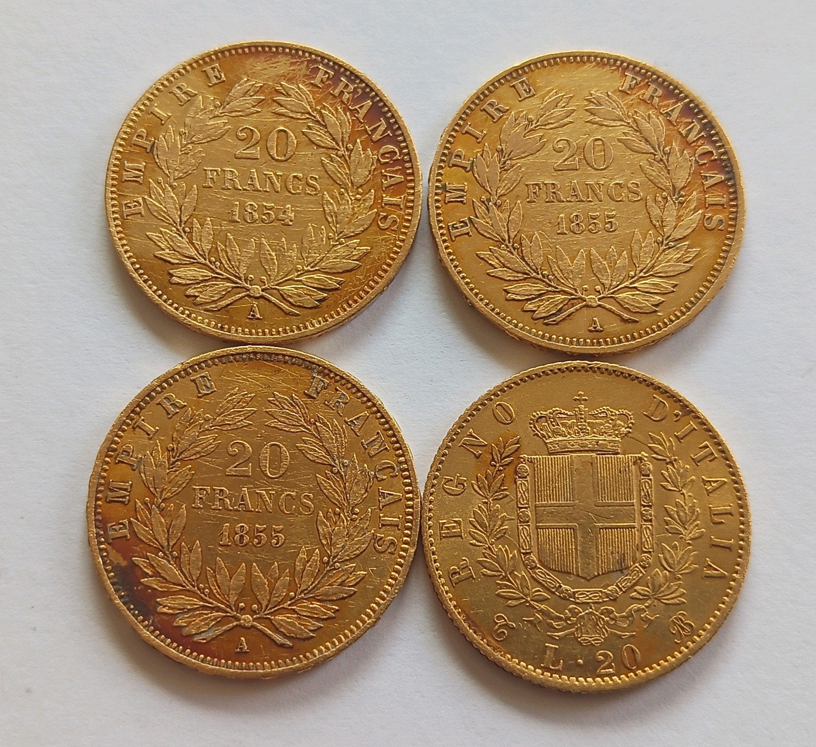4*20 fr Goud (90%)
Goedemorgen

Ik verkoop deze drie mu, Ophalen, Goud
