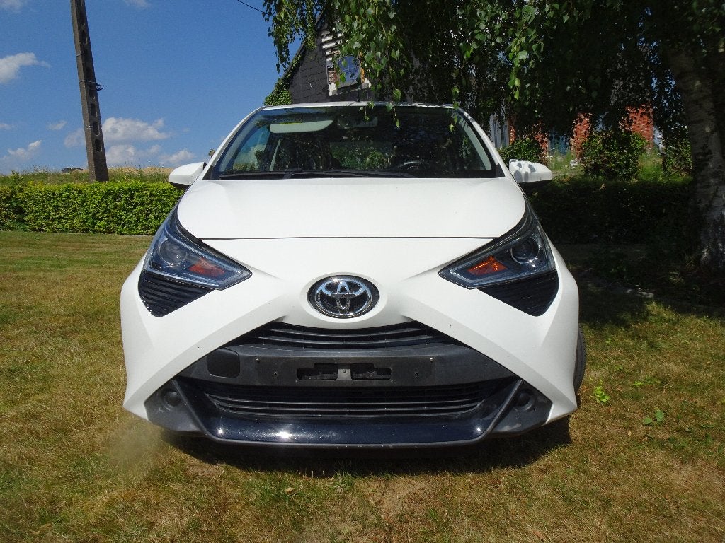 Toyota Aygo  X-Play 3deurs euro 6d airco achteruitrijcamera, Voorwielaandrijving, 4 zetels, Stof, Euro 6