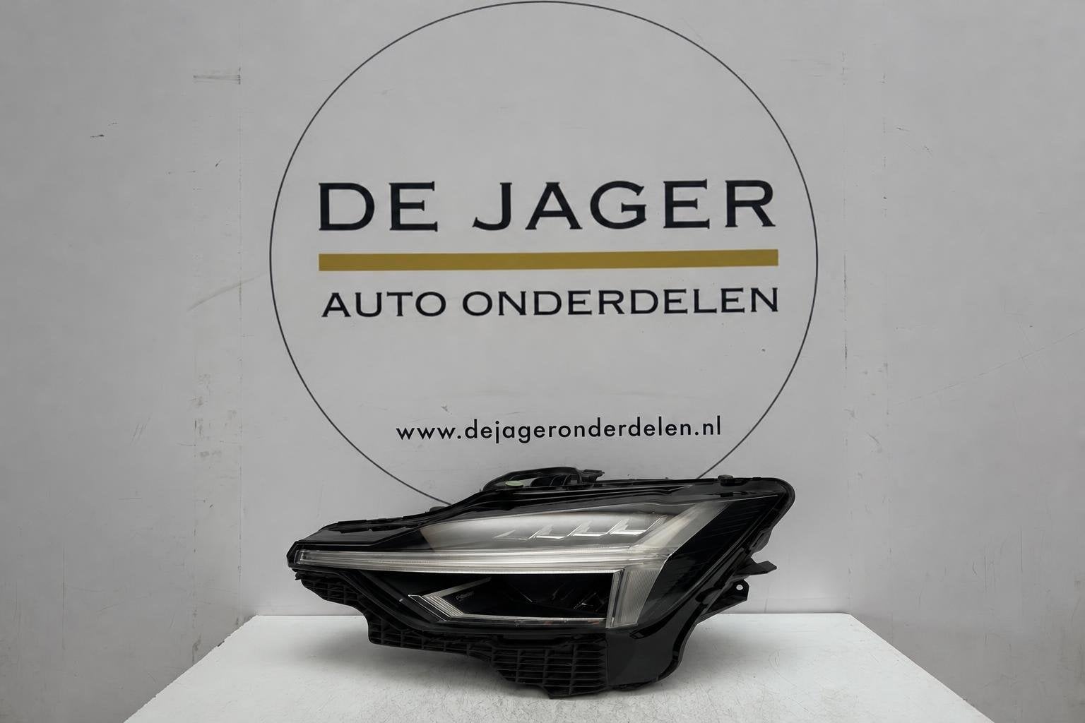Polestar 2 CMA Full LED koplamp links P32404655, Polestar Automotive Holding UK PLC, Gebruikt, Info@polestar.com, Assar Gabrielssons Vag 9
405 31  Gothenburg, SE