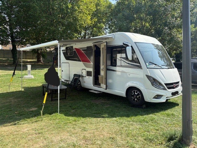Mobilhome Bürstner Elegance i695, 6 à 7 mètres, Toilette à cassette, Fiat, Boîte manuelle