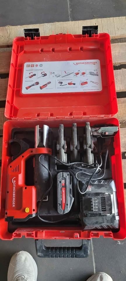 Rothenberger Romax Compact Kit de pince à sertir, Bricolage & Construction, Enlèvement, Comme neuf, Pince, Autres marques