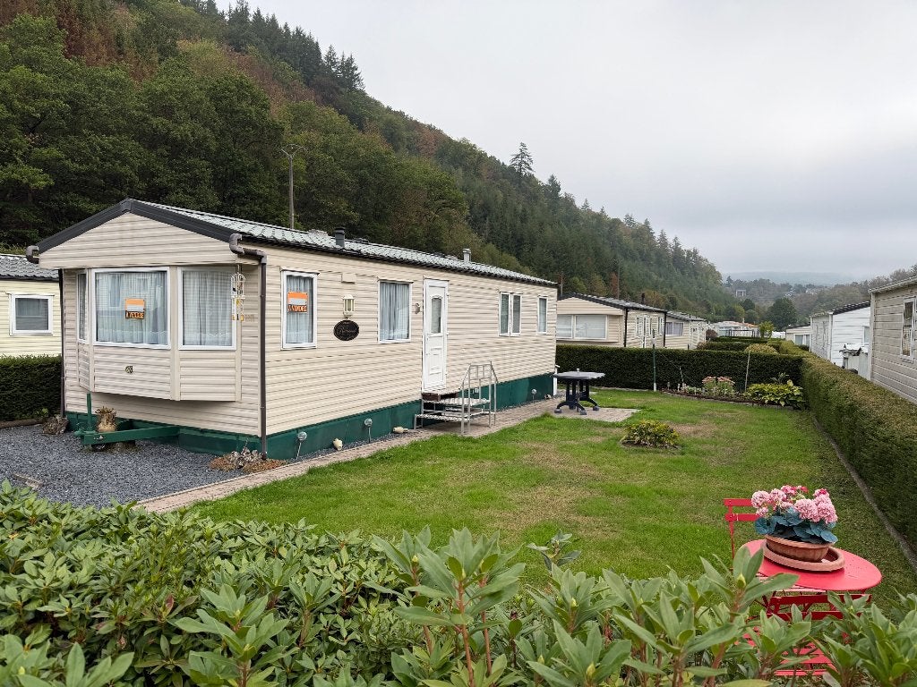 Caravane résidentielle au camping Le Vieux Moulin, La Roche, Jusqu'à 4