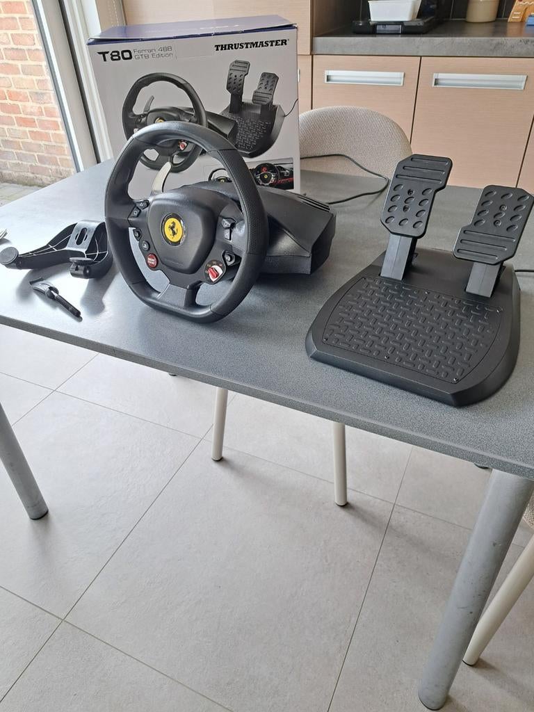 T80 Ferrari 488 GTB Edition, Ophalen, Zo goed als nieuw, Stuurtje of Sportattribuut