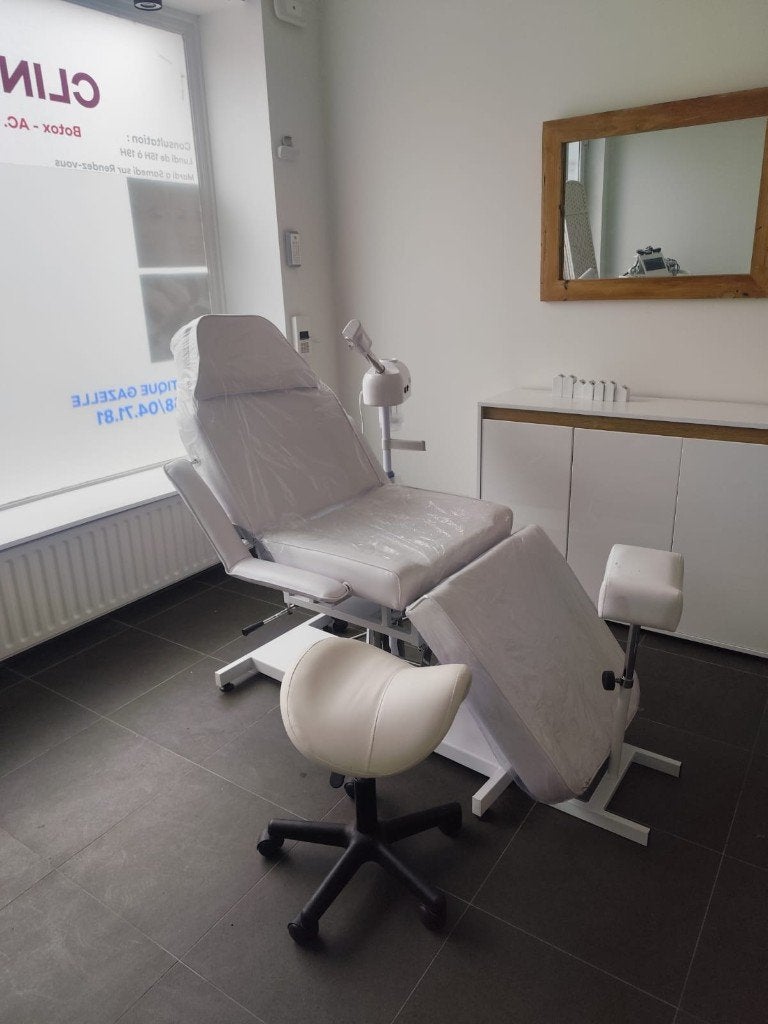 massagetafel + stoel, Ophalen, Zo goed als nieuw, Massagetafel