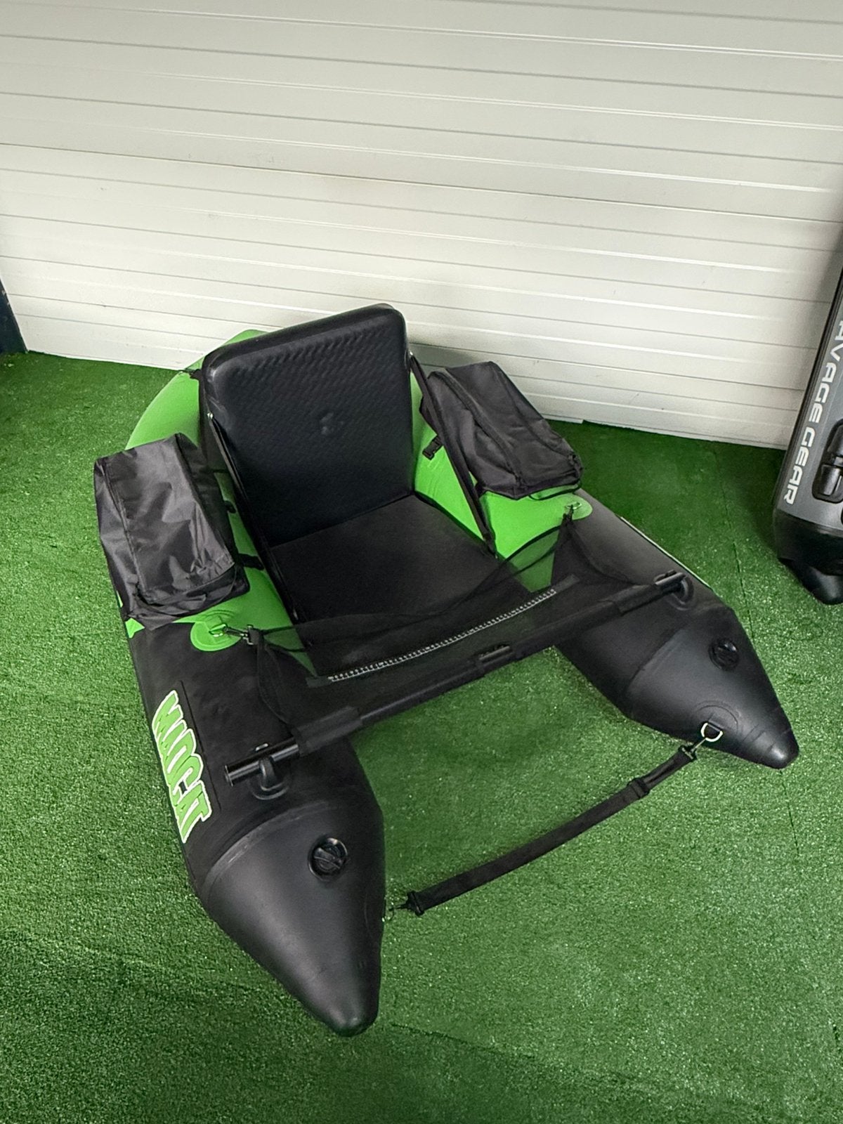 MADCAT Belly Boat 170 cm – volledig en in goede staat, Watersport en Boten, Ophalen of Verzenden, Zo goed als nieuw