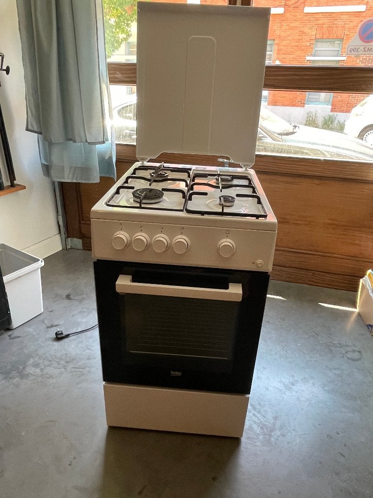 Beko gasfornuis onder garantie, Elektronische apparatuur, Fornuizen, Ophalen, Gebruikt, 4 kookzones, Gas