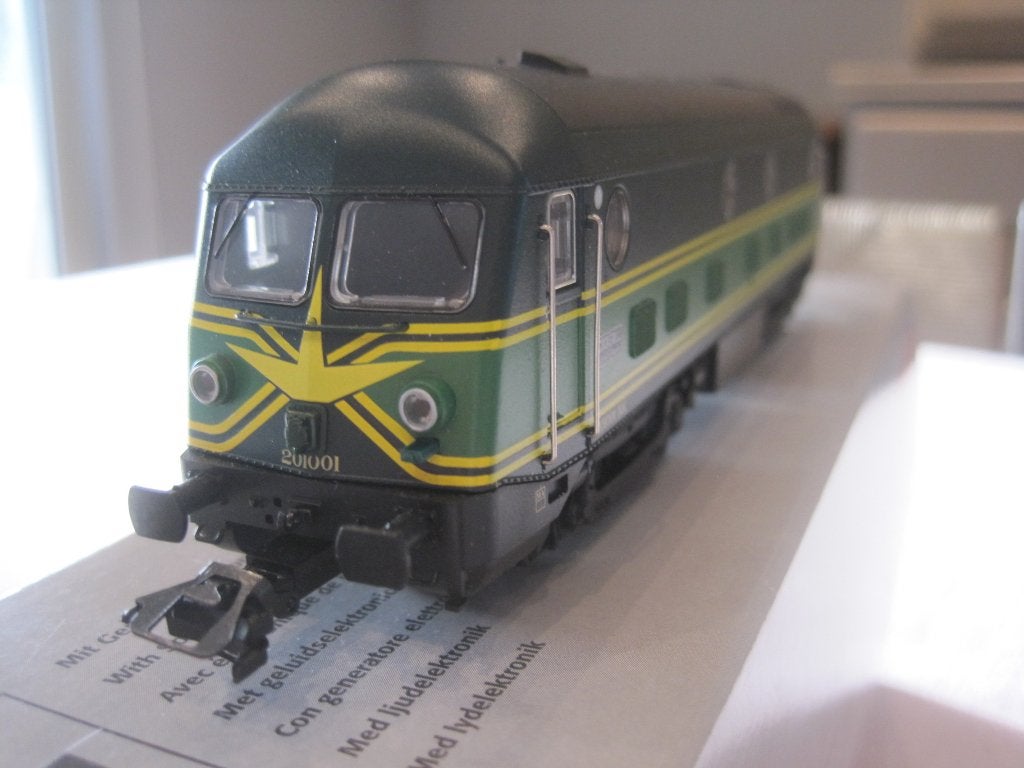 MÄRKLIN DIESELLOK TYPE 201 NMBS AC DIGITAAL CLAXONGELUID., Wisselstroom, Locomotief, Ophalen of Verzenden, Zo goed als nieuw