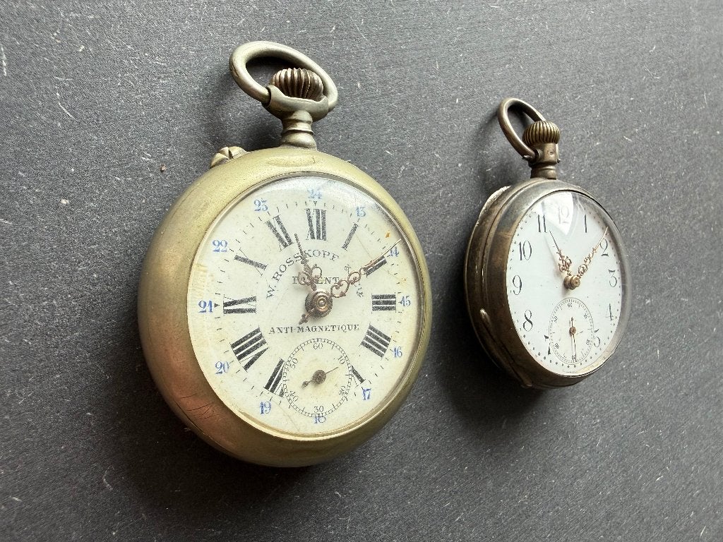 2 nog tikkende zakhorloges, Bijoux, Sacs & Beauté, Montres | Anciennes | Antiquités, Autres marques, Enlèvement ou Envoi, 1900 à 1930