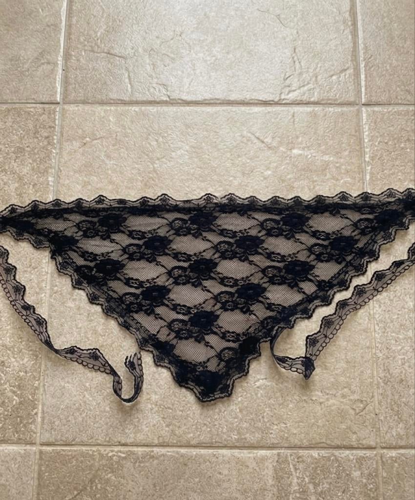 Foulard noir à dentelle, Hobby en Vrije tijd, Kantklossen, Verzenden, Nieuw, Overige typen
