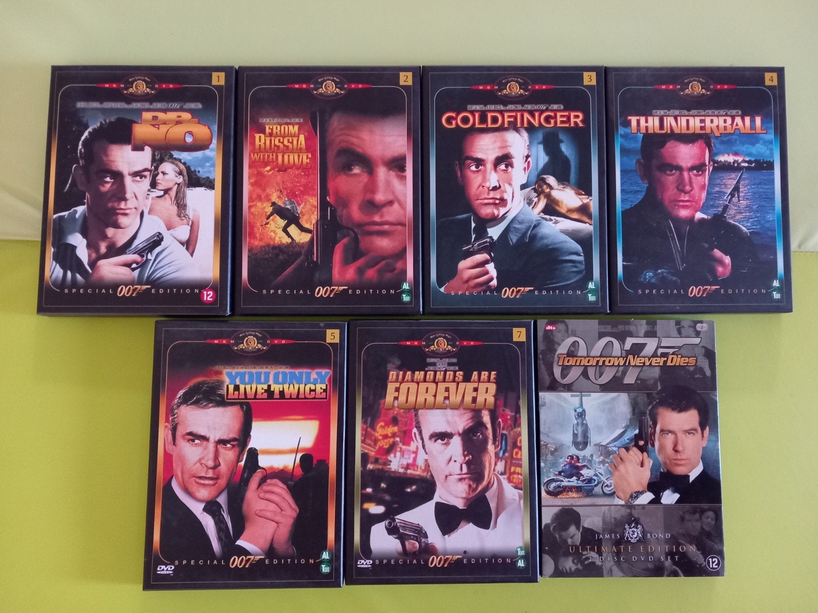 tous les DVD de James Bond 2€/pièce -> ensemble 6€, Action, Néerlandais, Anglais, Comme neuf