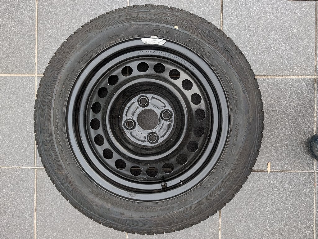 Jante acier + pneu Honda Jazz II, neufs, Ophalen, 15 inch, 175 mm, Banden en Velgen