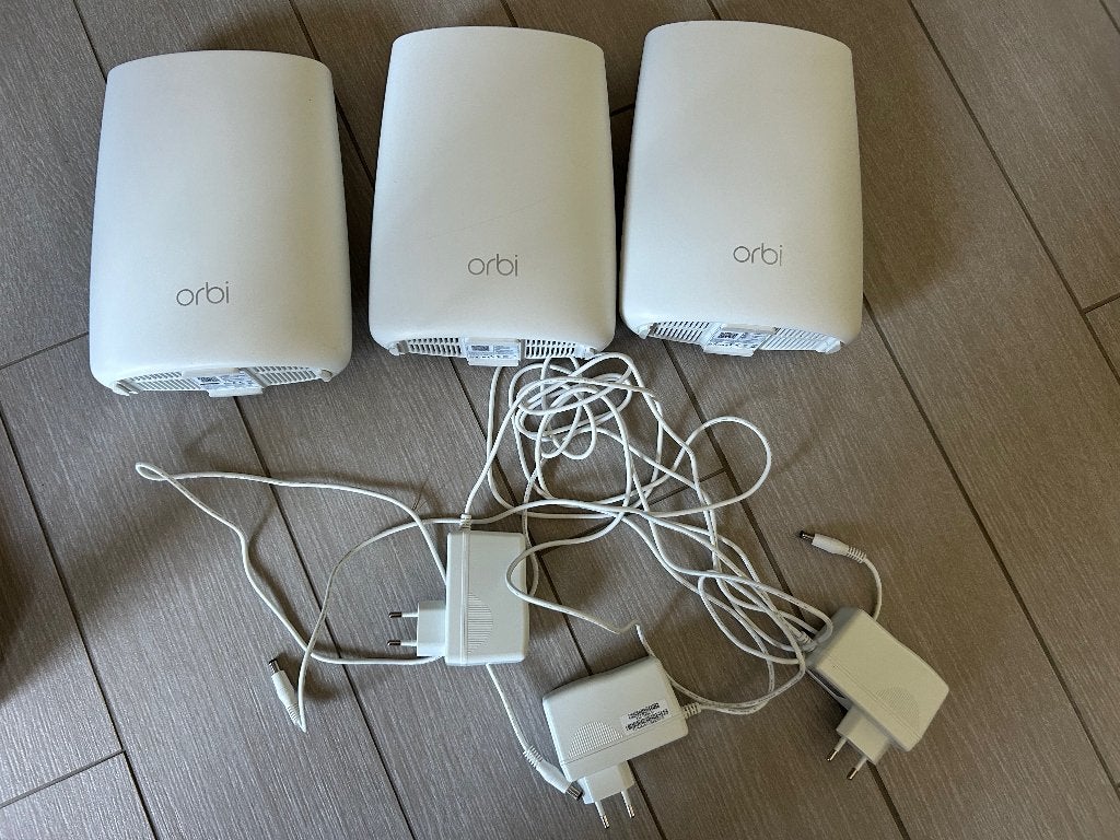 Orbi Tri-Bande Mesh WiFi, RBK53, Routeur + 2 Satellites, Ophalen of Verzenden, Gebruikt