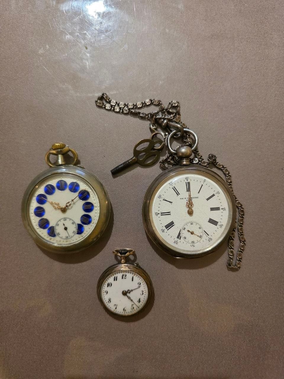 Trois montres de poche anciennes en argent 800., Bijoux, Sacs & Beauté, Montres | Anciennes | Antiquités, Enlèvement ou Envoi