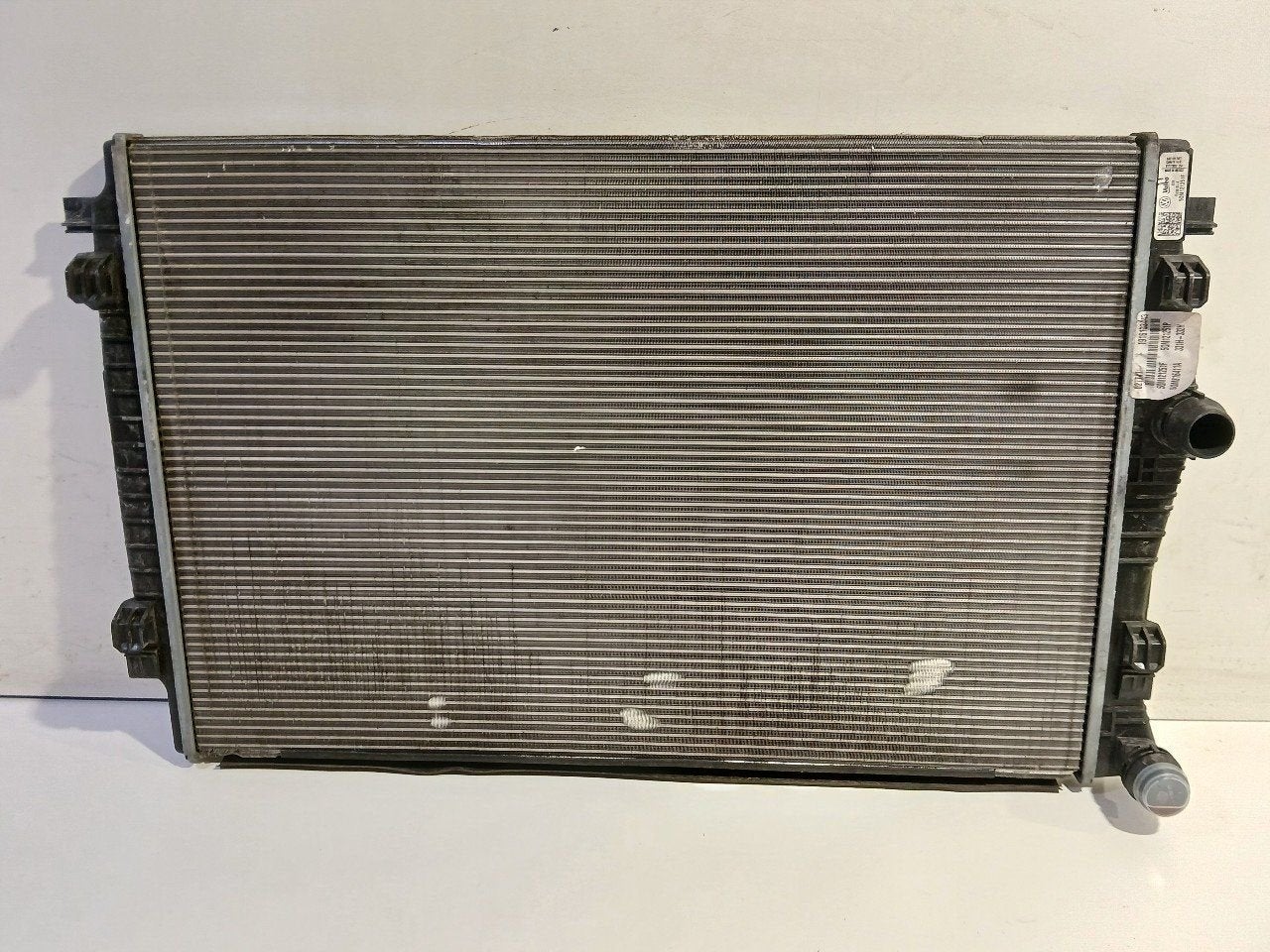 Radiateur Volkswagen Tiguan, Onderdelen@venauto.nl, Van der Ven Autorecycling B.V., Ettenseweg 76, 4706 PB Roosendaal, The Netherlands