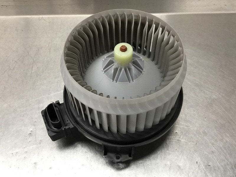VENTILATEUR RADIATEUR MOTEUR Suzuki Swift (ZA / ZC / ZD), DENSO EUROPE B.V., Info@denso.nl, Utilisé, Hogeweyselaan 165
1382 JL  Weesp, NL