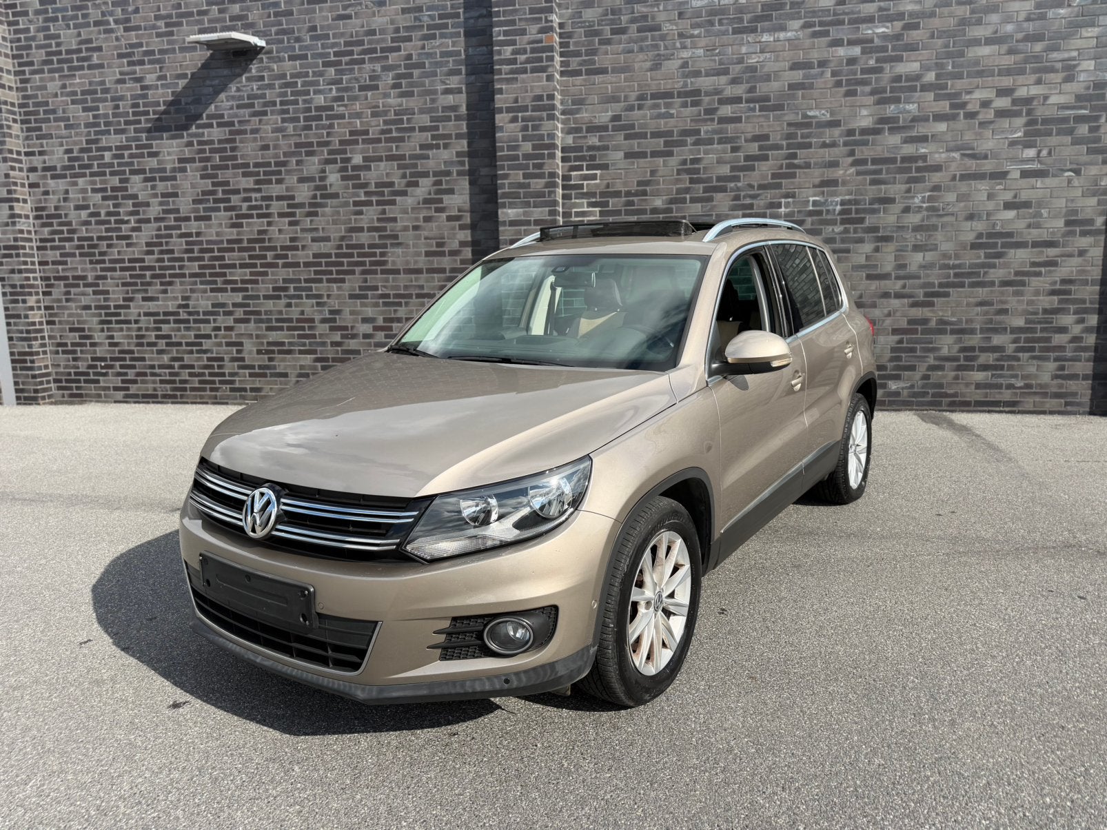 Volkswagen tiguan / automaat / benzine — 100dkm, Auto's, Automaat, Euro 5, Elektrische ramen, Overige kleuren