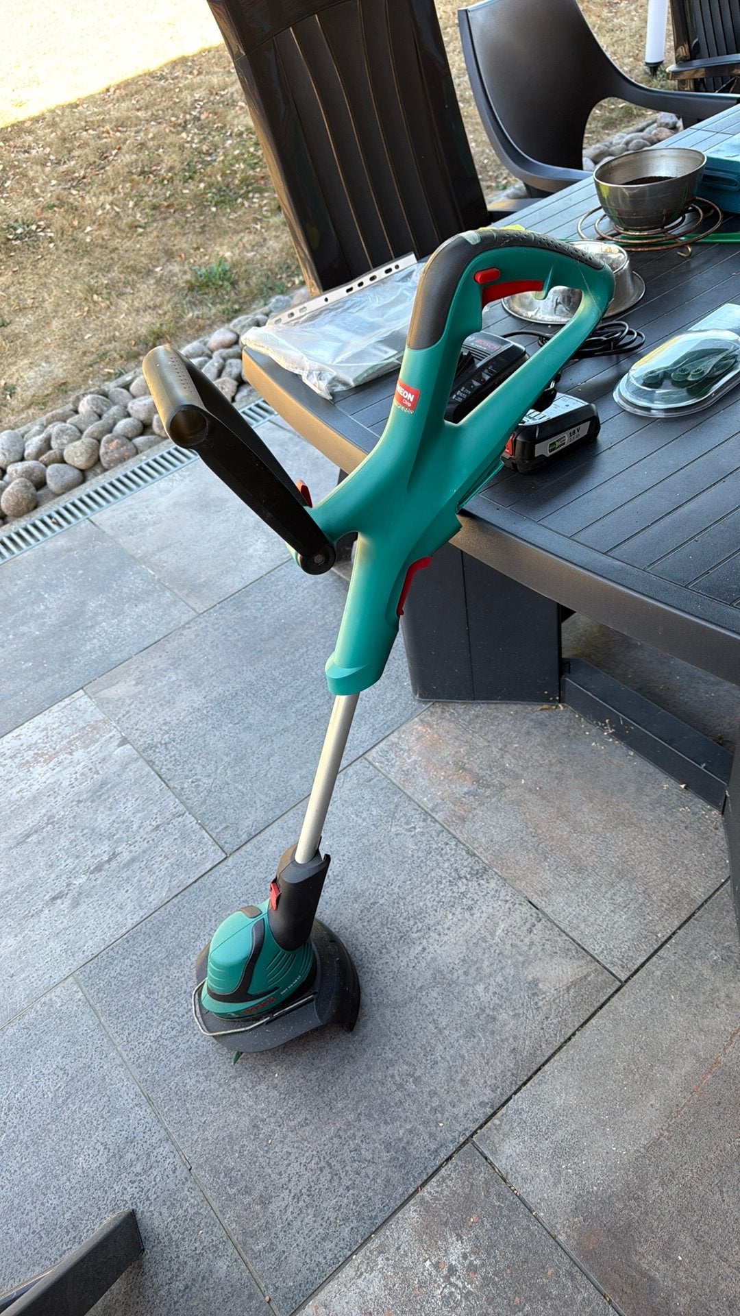 Coupe bordures sur batterie Bosch, Tuin en Terras, Grastrimmers, Ophalen, Gebruikt, Accu