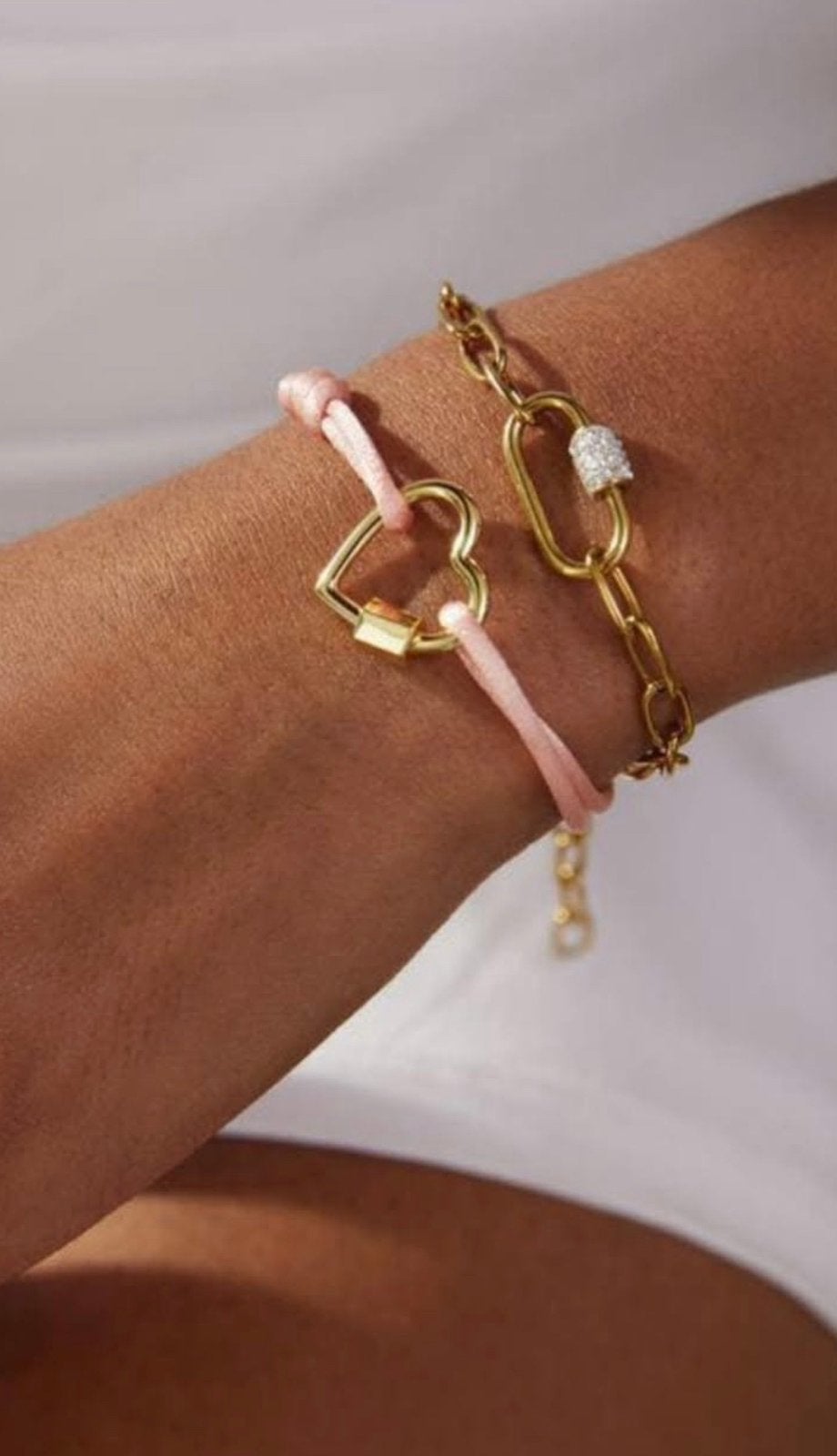 Bracelet Victoria bijoux en acier doré, Bijoux, Sacs & Beauté, Bracelets, Neuf, Acier, Blanc, Enlèvement ou Envoi