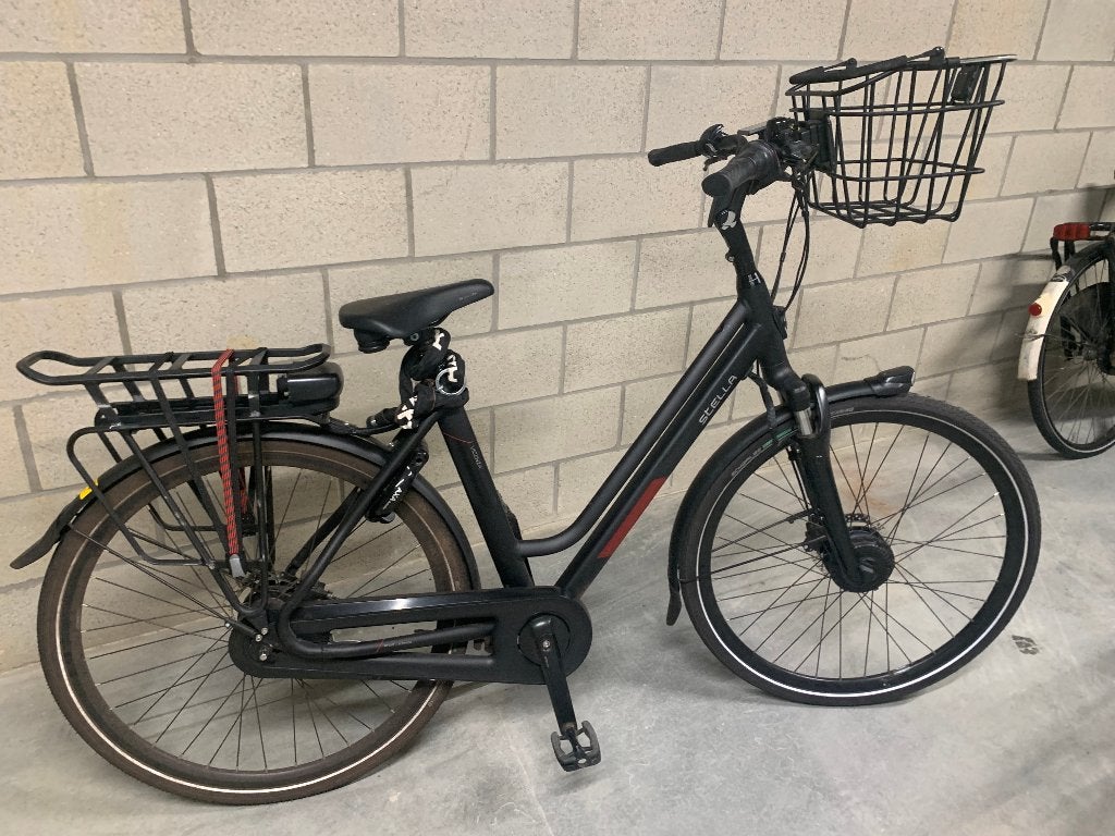 STELLA DAMES E-BIKE, Fietsen en Brommers, Zo goed als nieuw, 51 tot 55 cm, 50 km per accu of meer, Ophalen