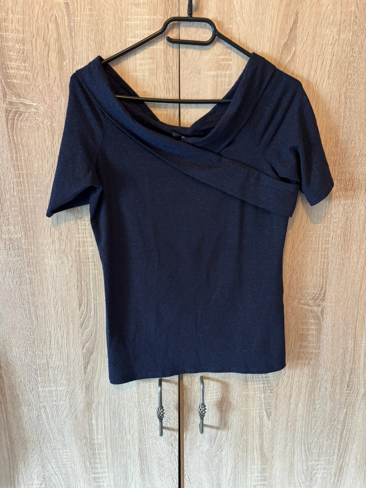 T-shirt only, Kleding | Dames, Topjes, Maat 38/40 (M), Blauw, Ophalen of Verzenden, Zo goed als nieuw